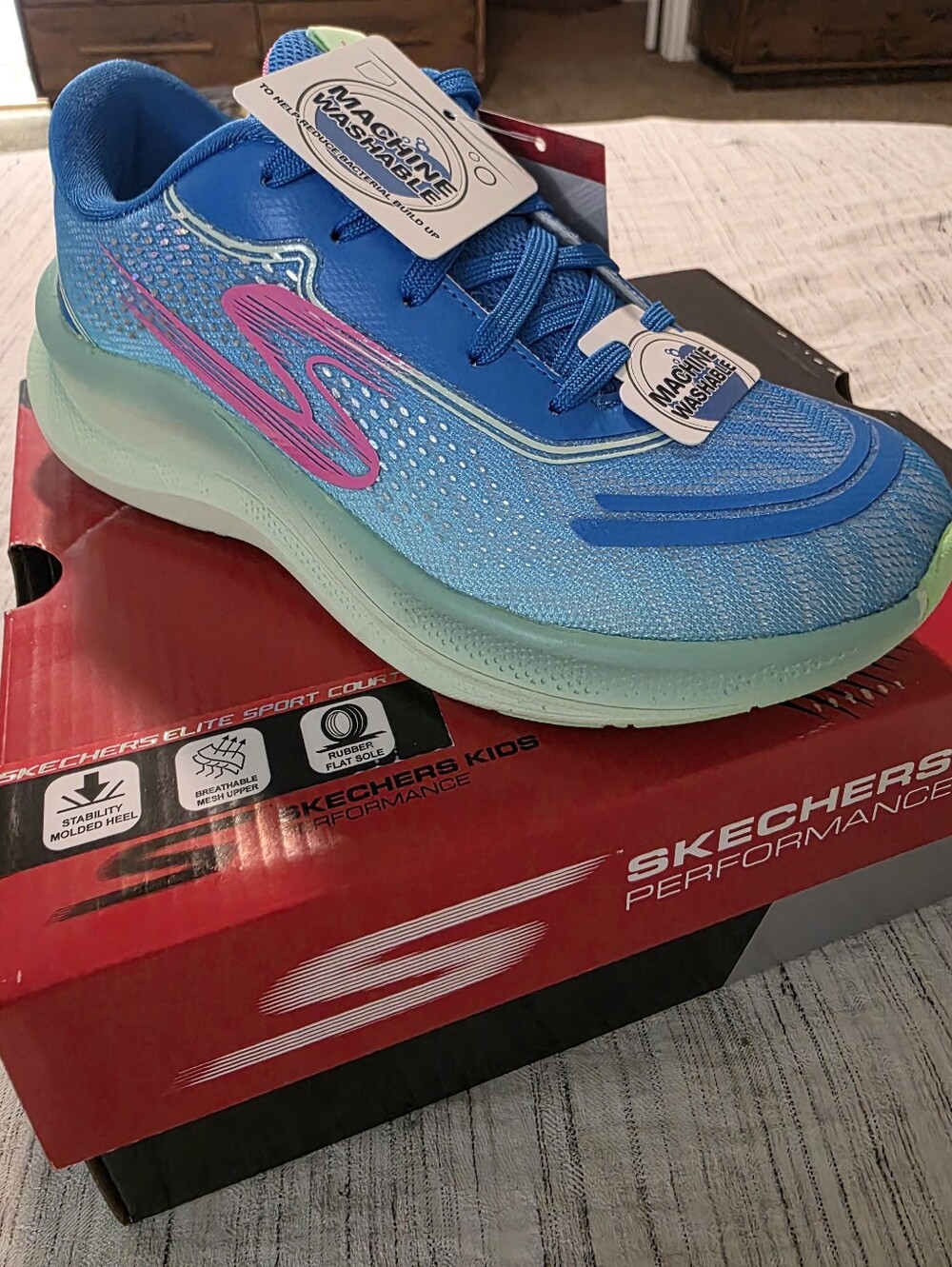New In Box Skechers Kids Blue Teal Pink Performance Sneaker Size 2